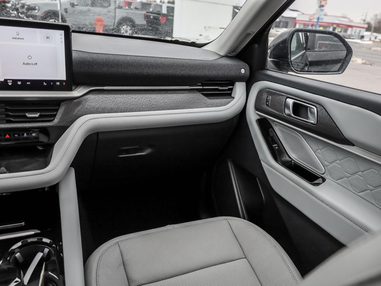 2025 Ford Explorer Platinum 4dr 4x4 Photo