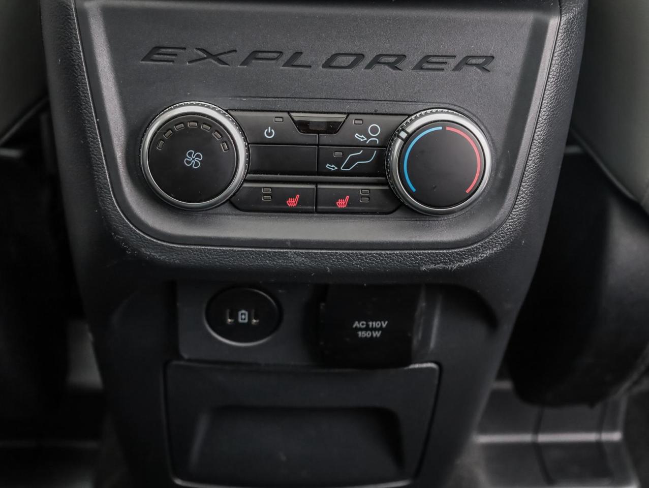 2025 Ford Explorer Platinum 4dr 4x4 Photo