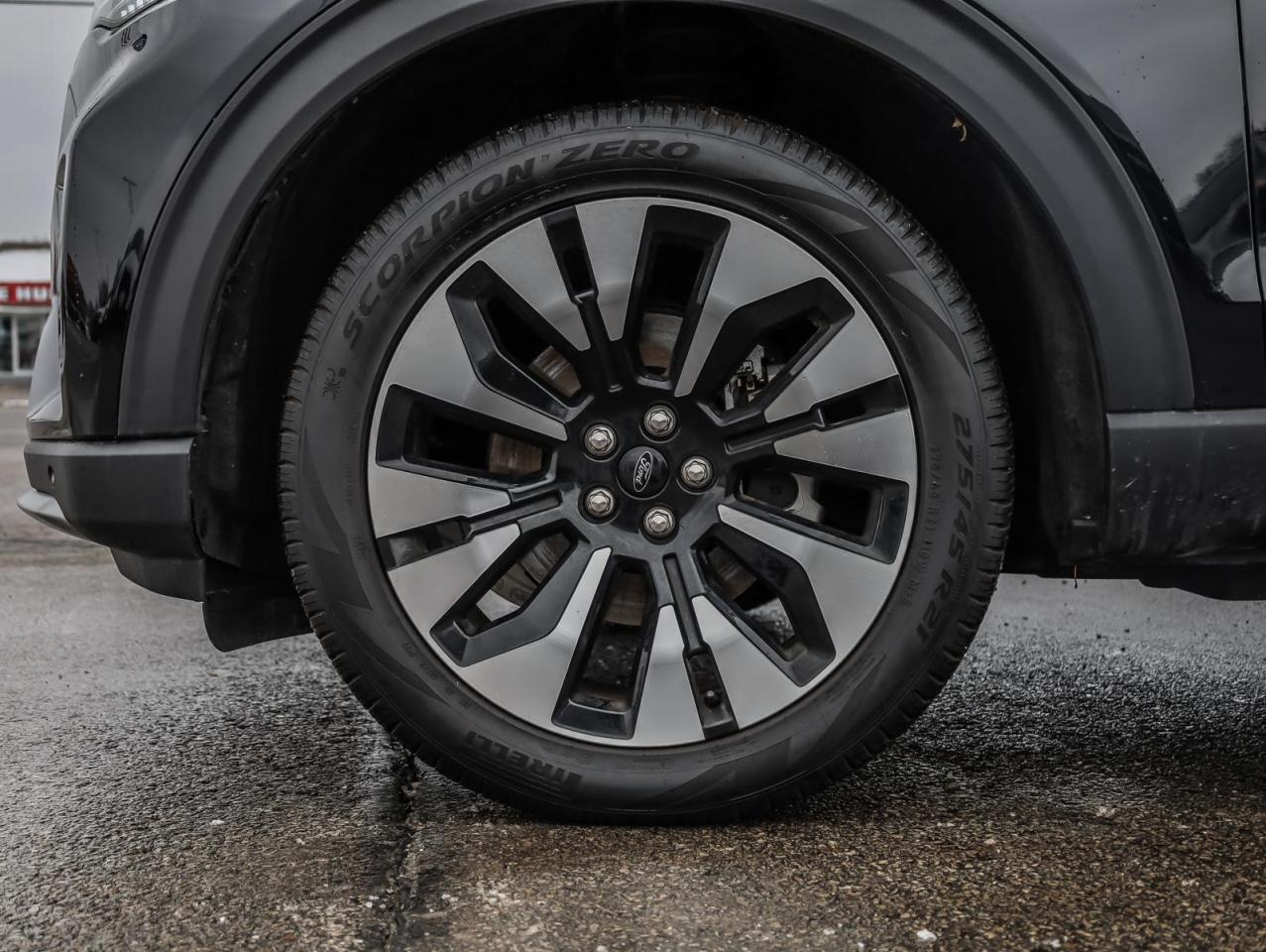 2025 Ford Explorer Platinum 4dr 4x4 Photo