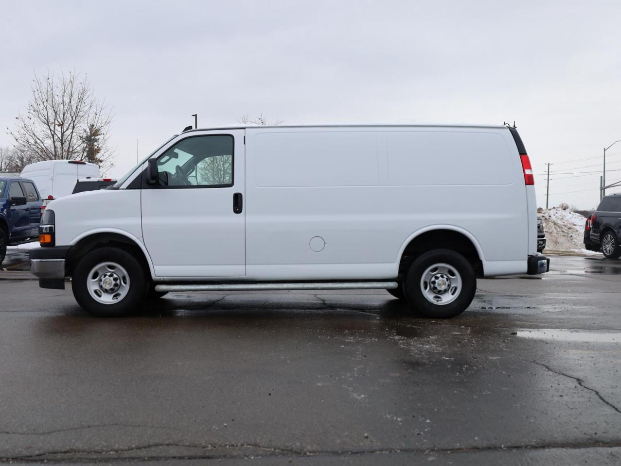 2024 Chevrolet Express 2500 Work Van Rear-Wheel Drive Cargo Van Photo4