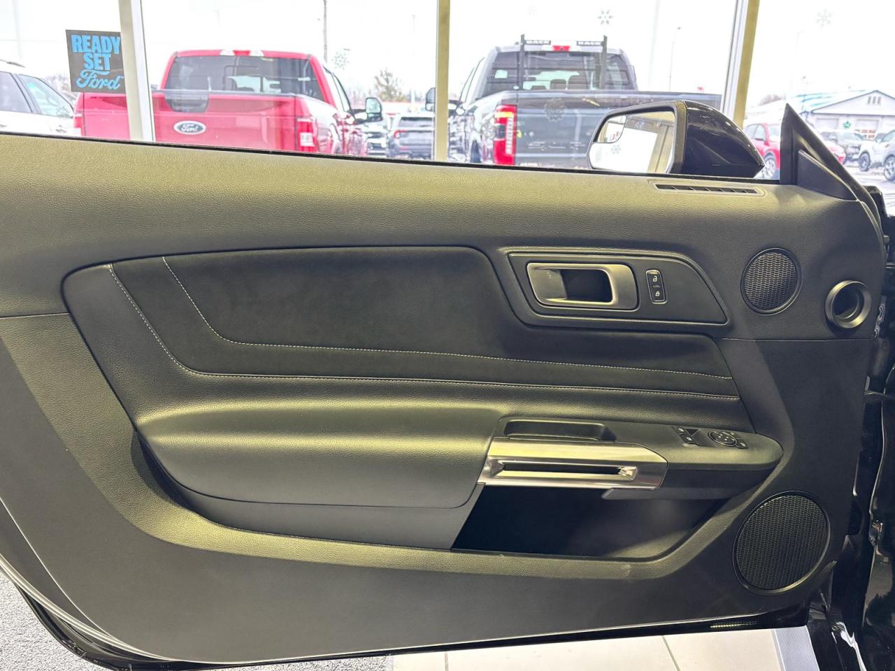 2017 Ford Shelby GT350 Base 2dr Fastback Photo4