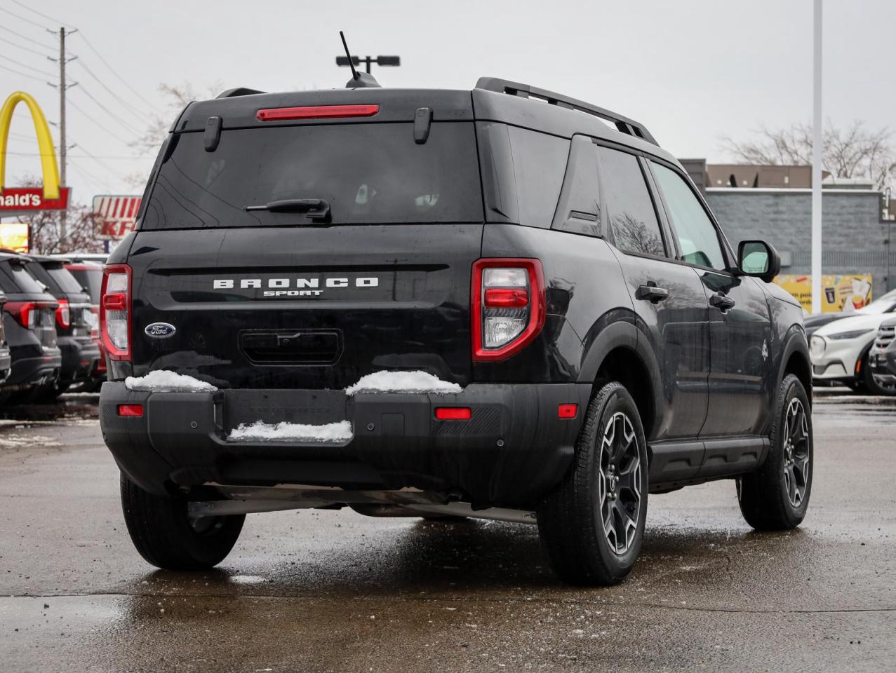 2025 Ford Bronco Sport Outer Banks 4dr 4x4 Photo2