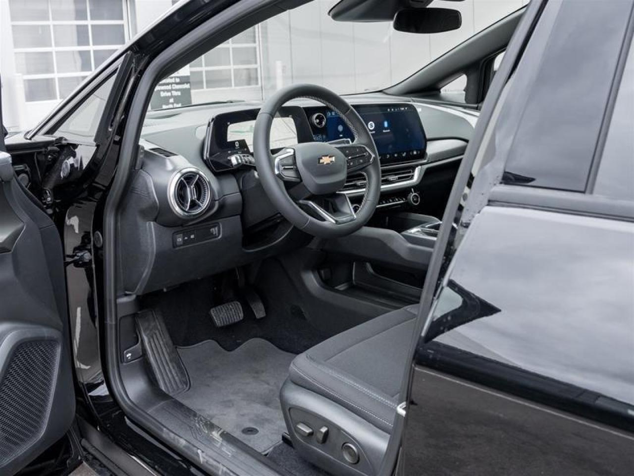 2026 Chevrolet Equinox EV LT 4dr Photo