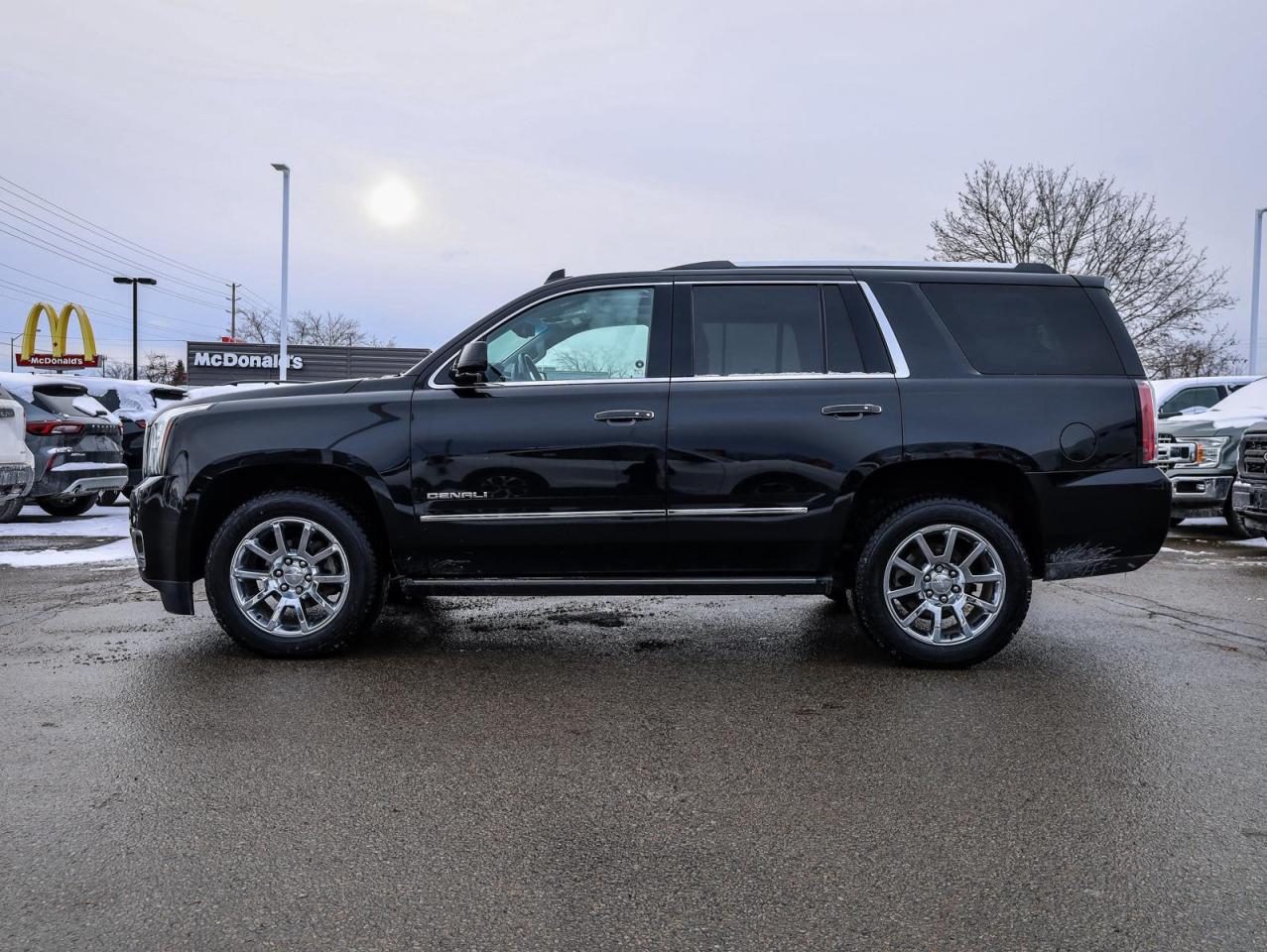 2019 GMC Yukon Denali 4X4 Photo4