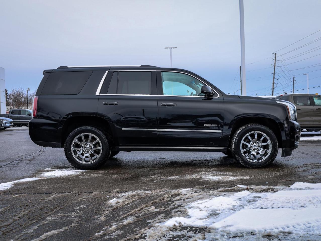 2019 GMC Yukon Denali 4X4 Photo2