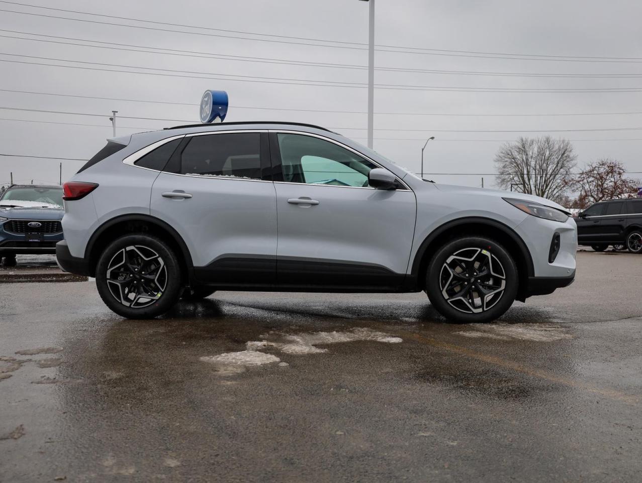 2026 Ford Escape Platinum 4dr All-Wheel Drive Photo2