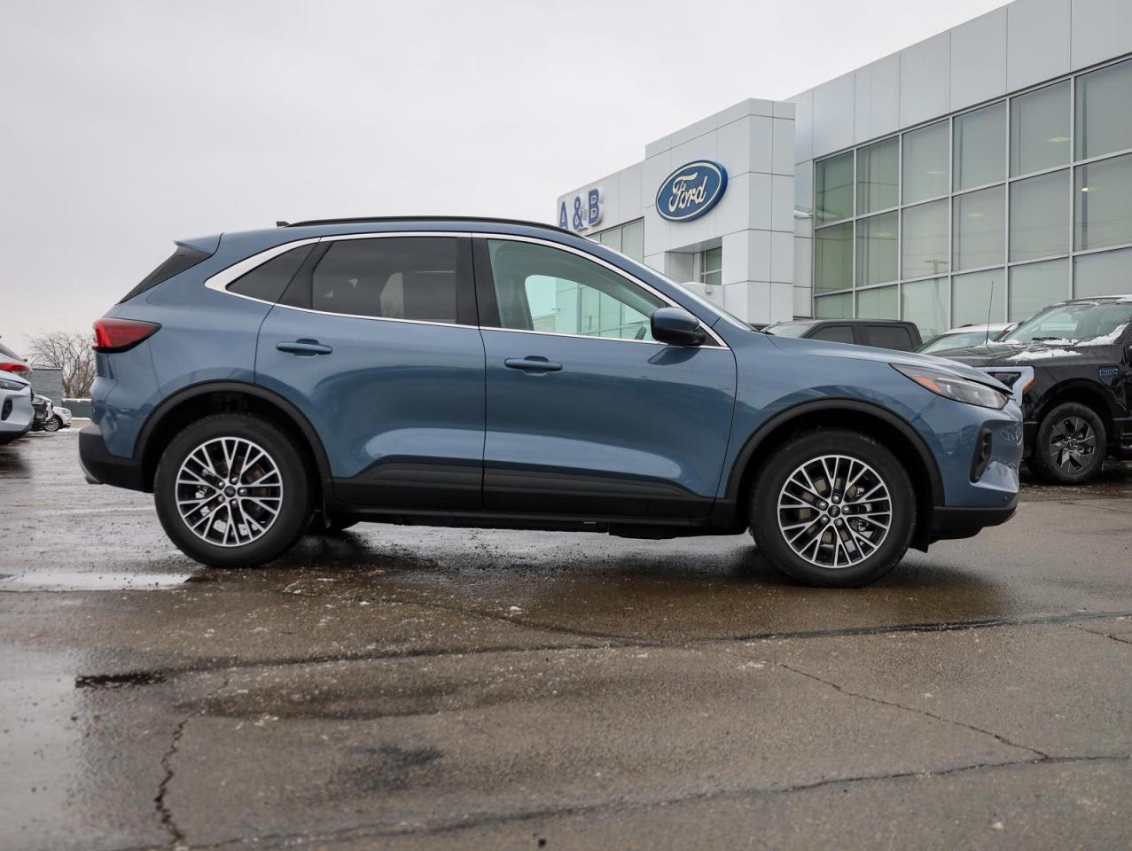 2026 Ford Escape PHEV 4dr Front-Wheel Drive Photo