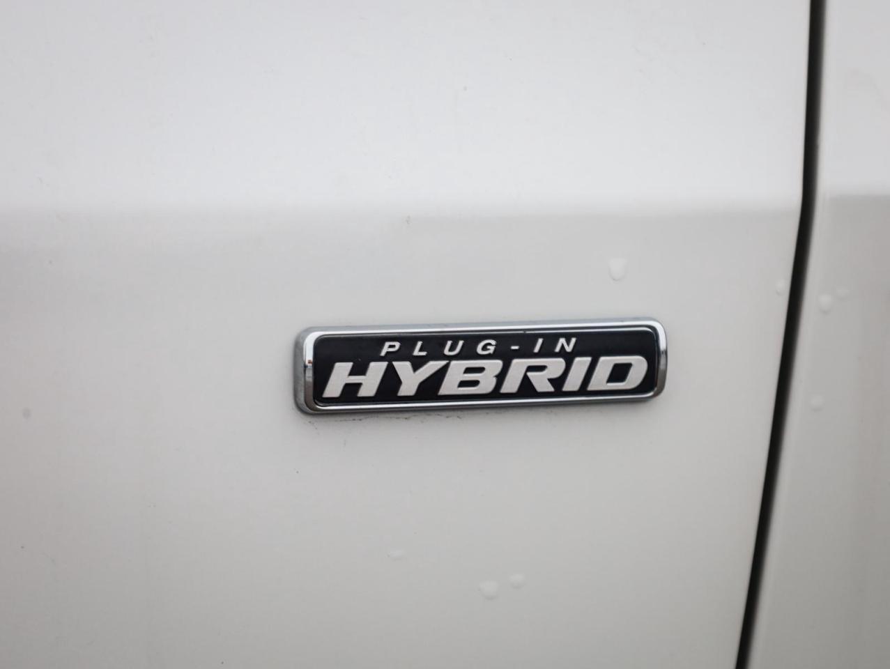 2025 Ford Escape PHEV 4dr Front-Wheel Drive Photo