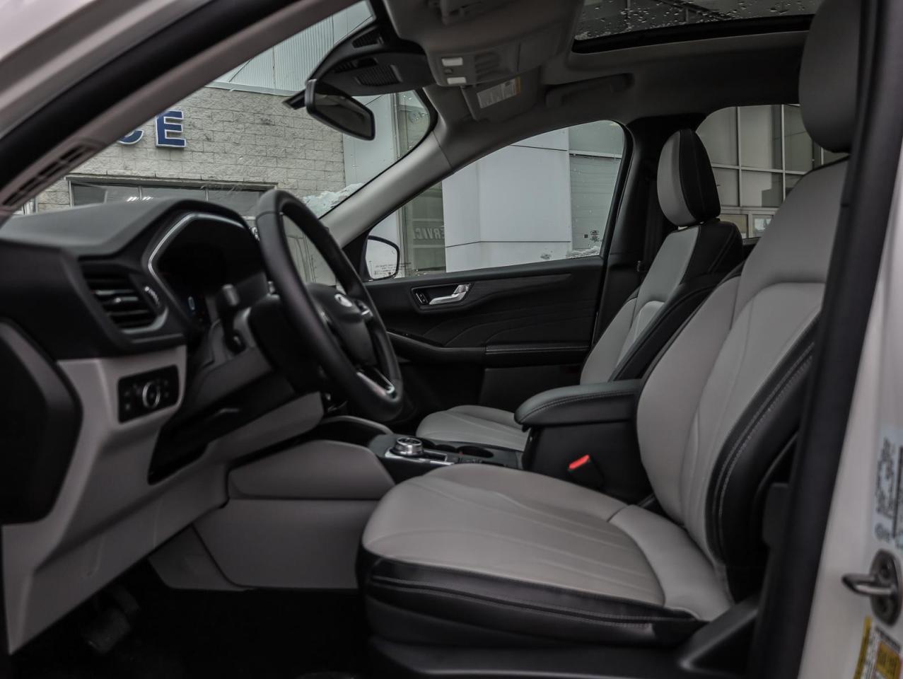 2025 Ford Escape PHEV 4dr Front-Wheel Drive Photo