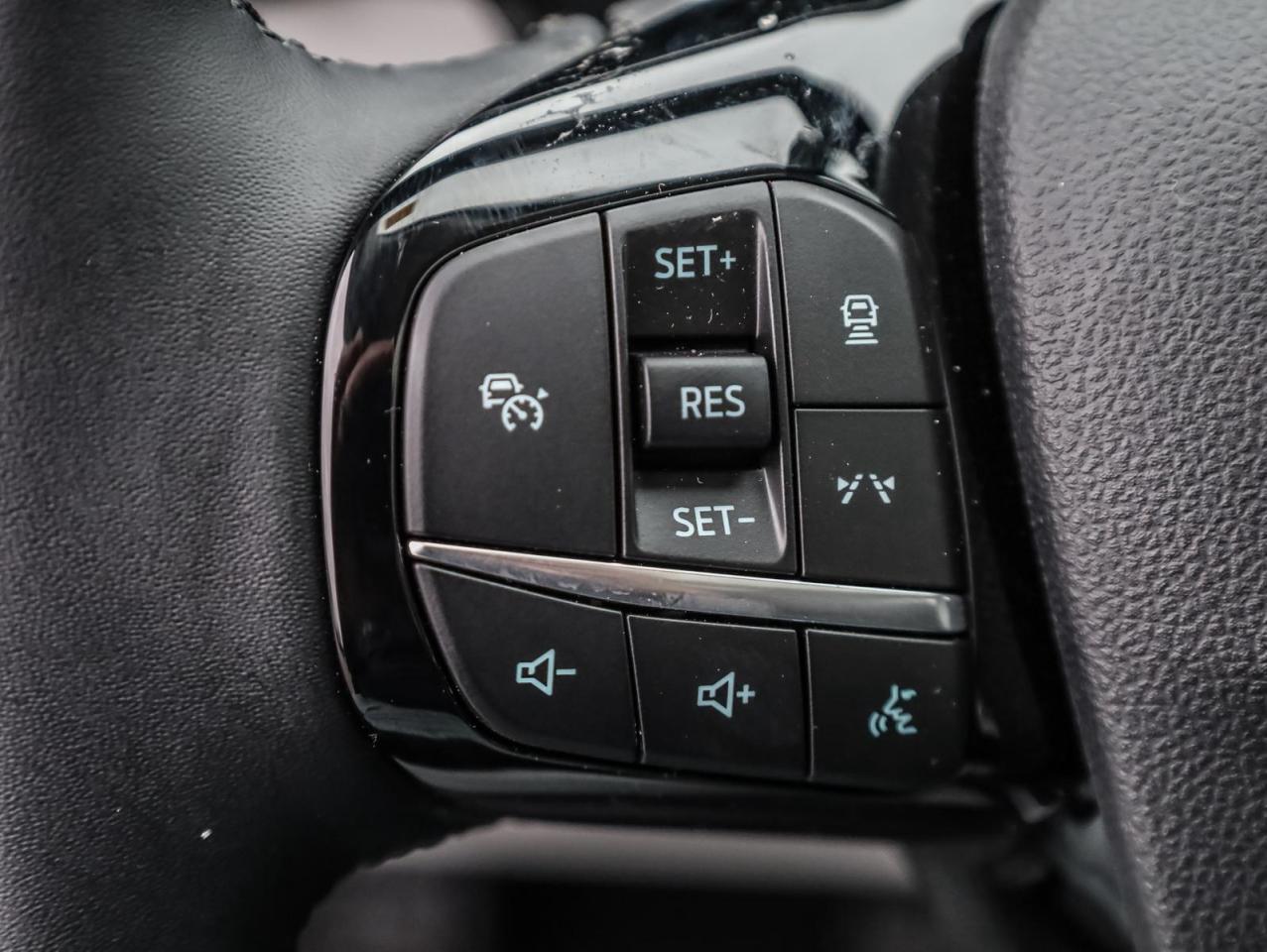 2025 Ford Escape PHEV 4dr Front-Wheel Drive Photo