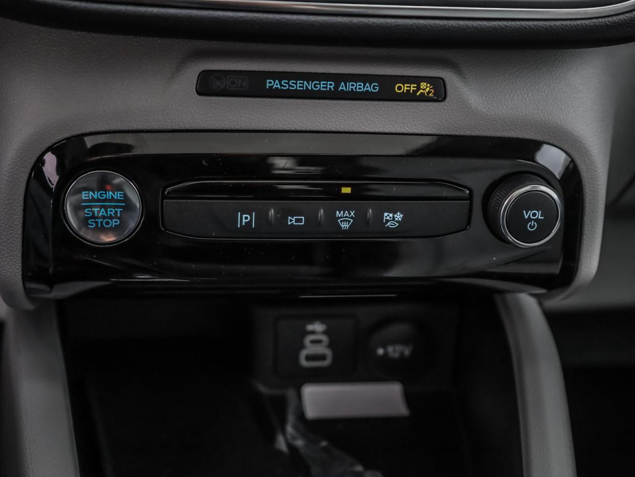 2025 Ford Escape PHEV 4dr Front-Wheel Drive Photo