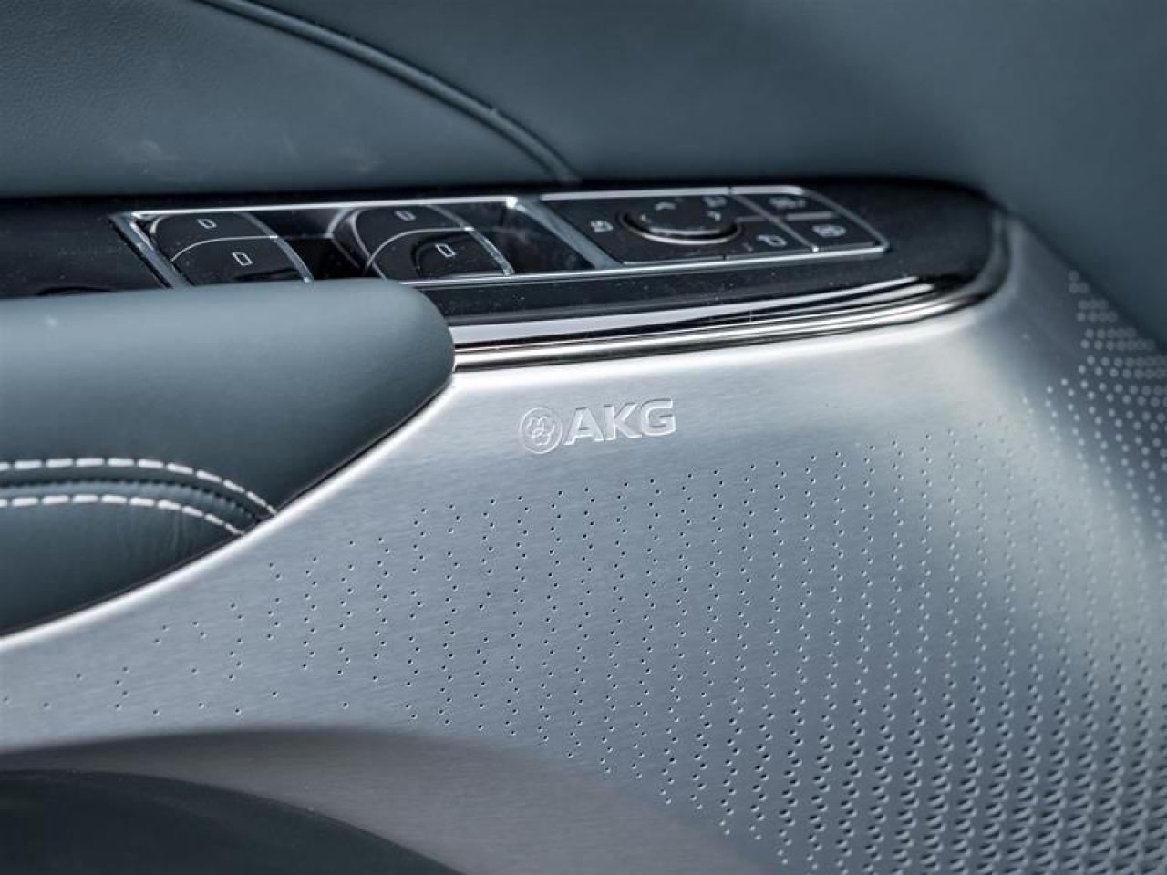 2026 Cadillac LYRIQ Signature Luxury 4dr Photo