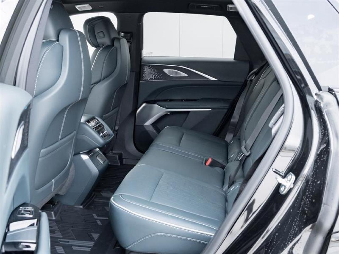 2026 Cadillac LYRIQ Signature Luxury 4dr Photo