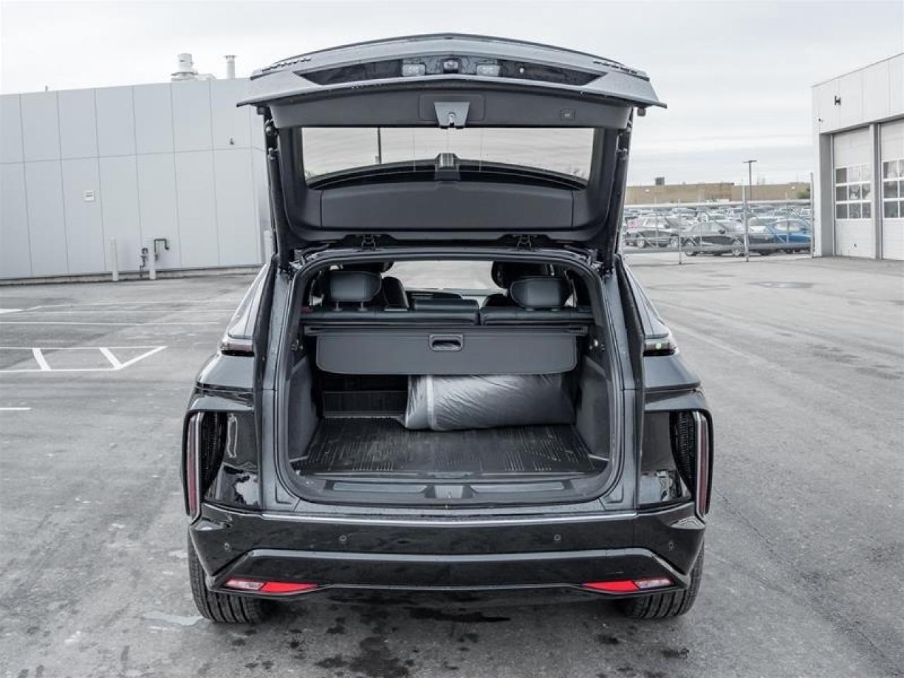 2026 Cadillac LYRIQ Signature Luxury 4dr Photo