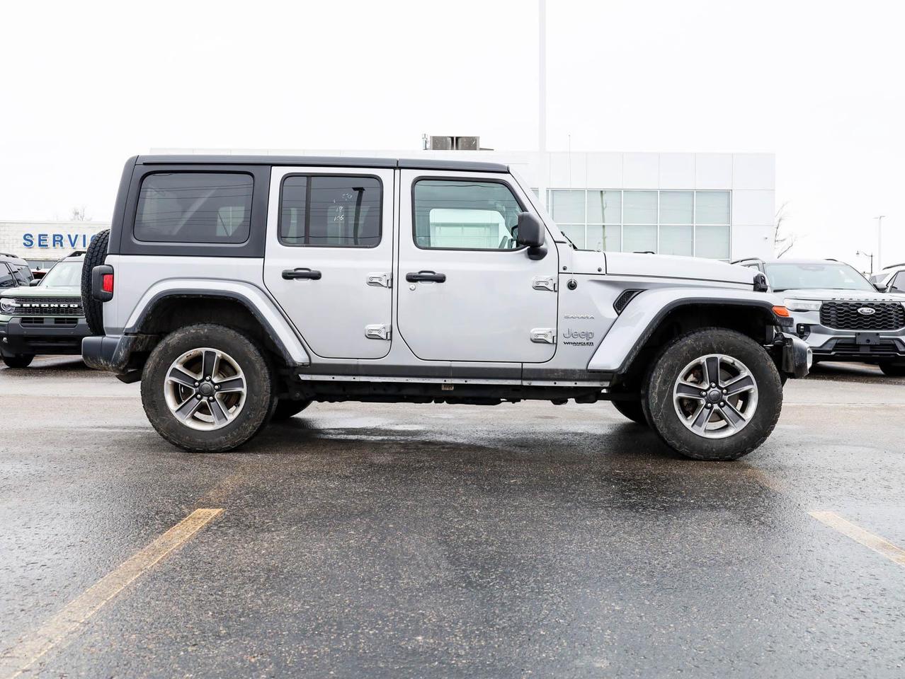 2021 Jeep WRANGLER UNLIMITED Sahara 4dr 4x4 Photo