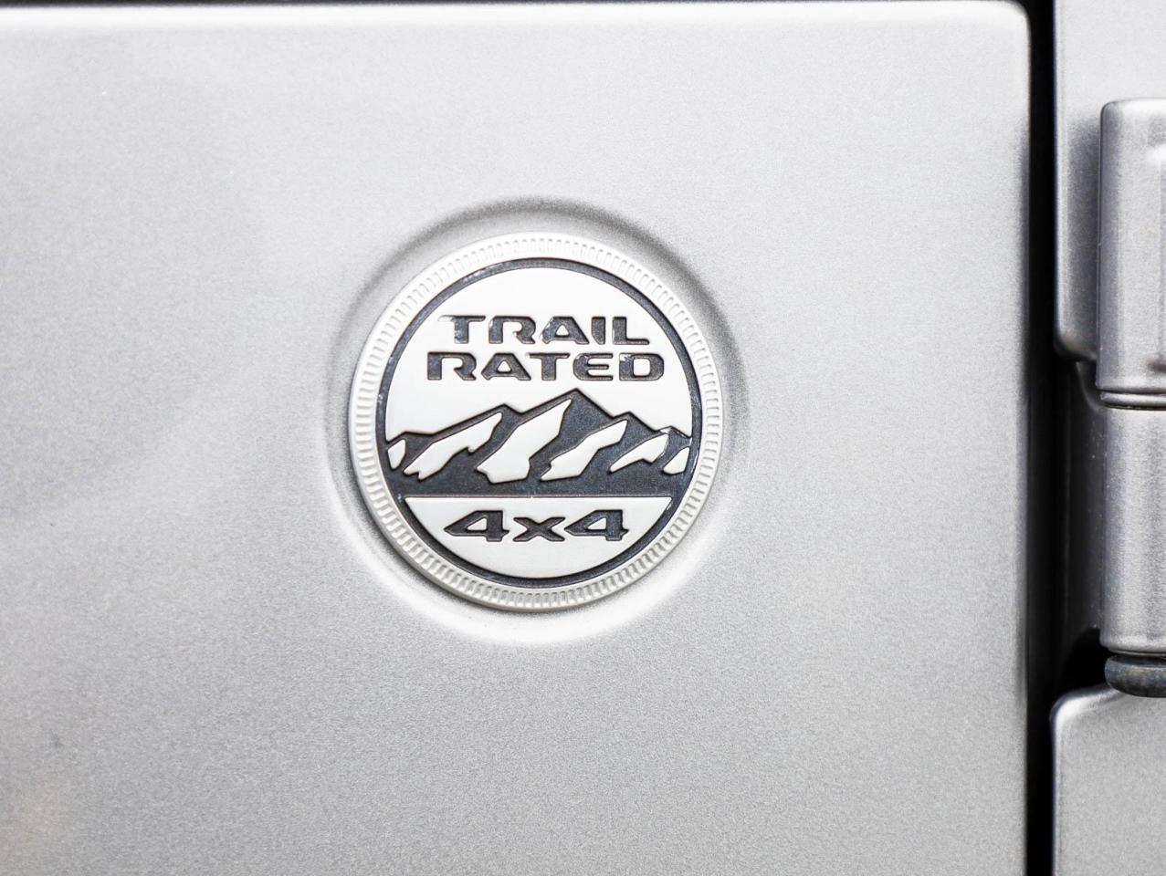 2021 Jeep WRANGLER UNLIMITED Sahara 4dr 4x4 Photo