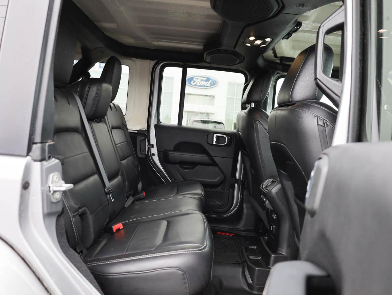 2021 Jeep WRANGLER UNLIMITED Sahara 4dr 4x4 Photo