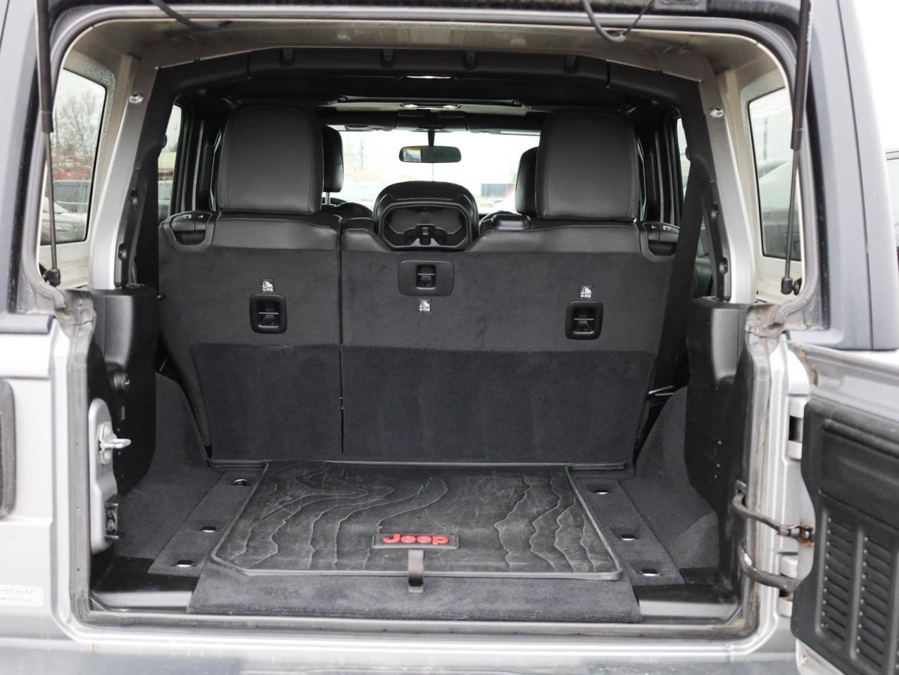 2021 Jeep WRANGLER UNLIMITED Sahara 4dr 4x4 Photo