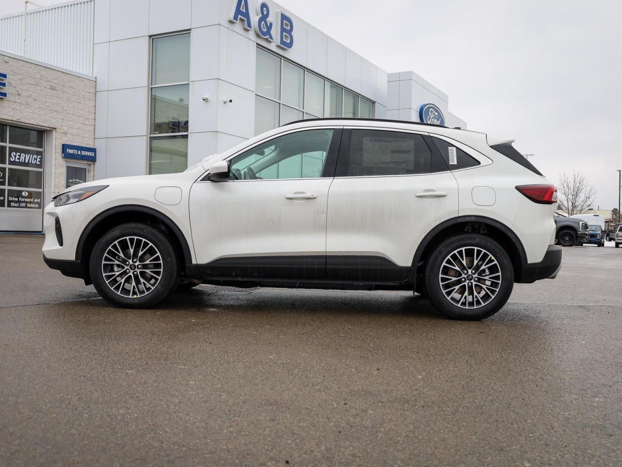 2026 Ford Escape PHEV 4dr Front-Wheel Drive Photo4