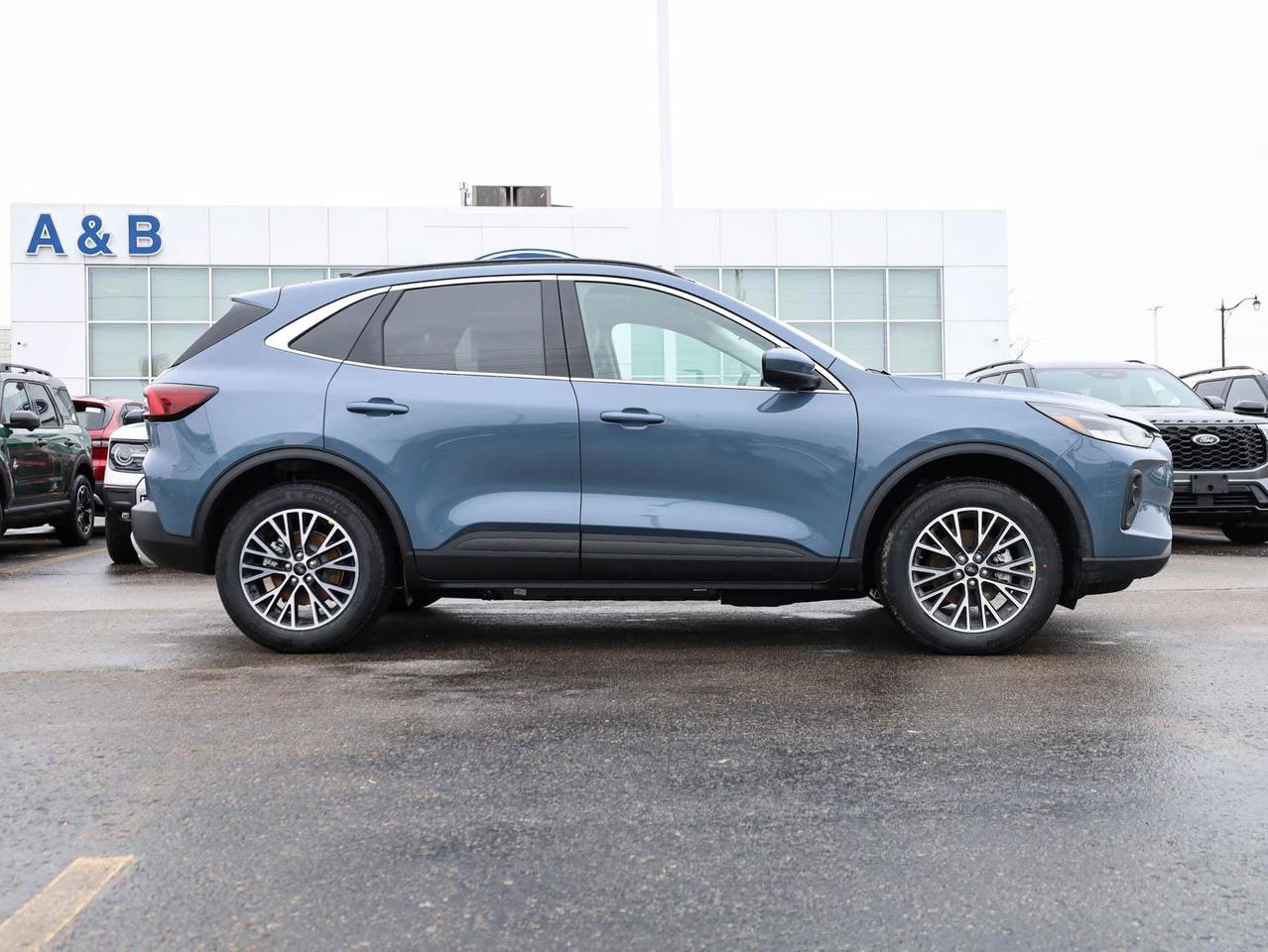 2026 Ford Escape PHEV 4dr Front-Wheel Drive Photo