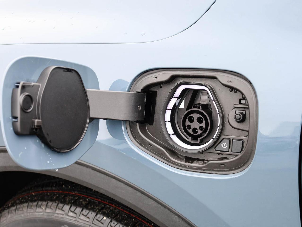 2026 Ford Escape PHEV 4dr Front-Wheel Drive Photo