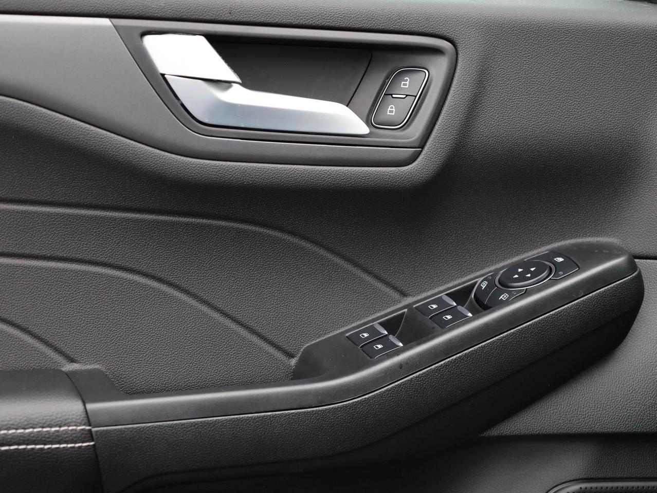 2026 Ford Escape PHEV 4dr Front-Wheel Drive Photo