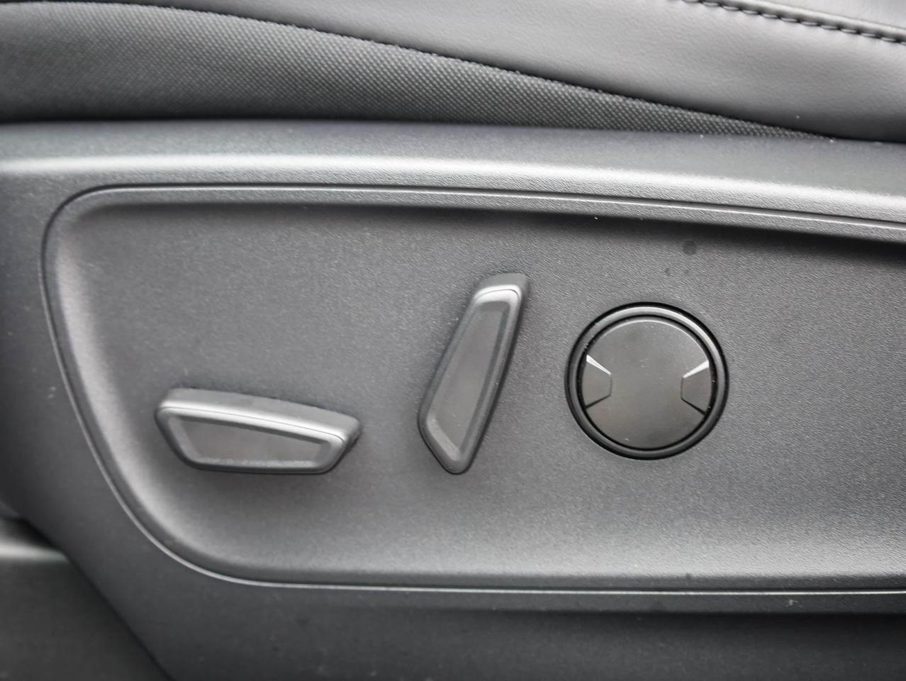 2026 Ford Escape PHEV 4dr Front-Wheel Drive Photo