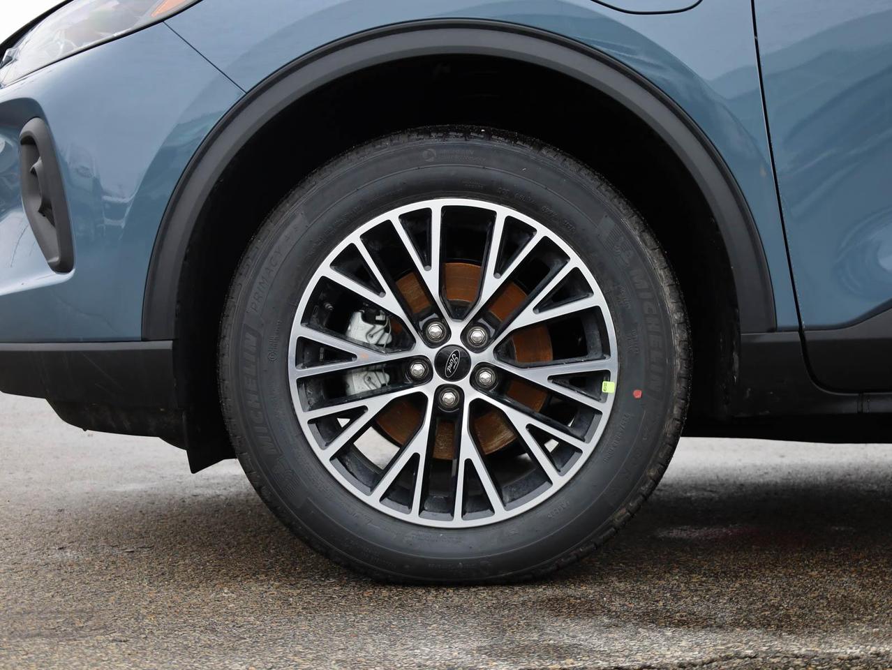 2026 Ford Escape PHEV 4dr Front-Wheel Drive Photo