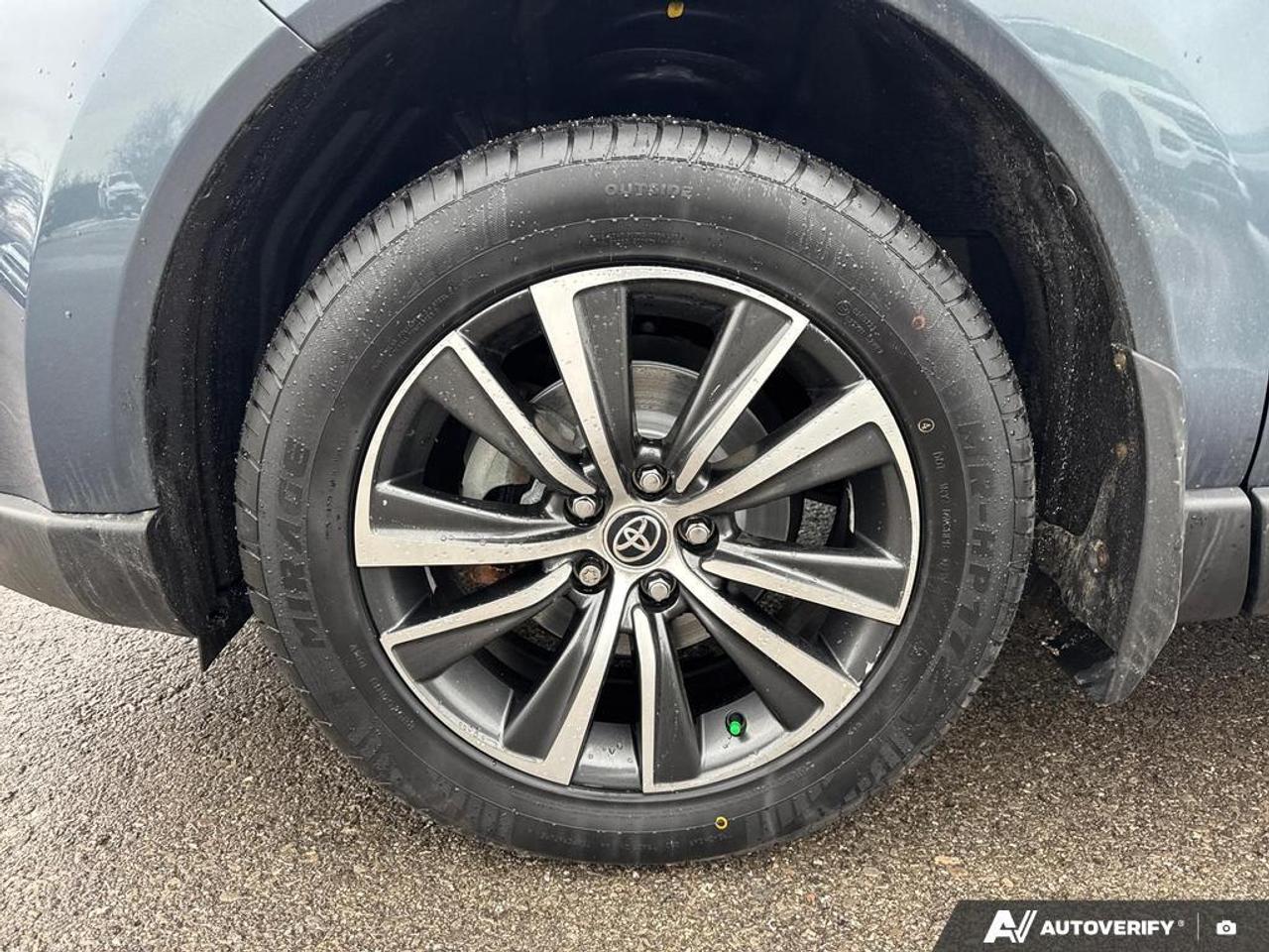 2022 Toyota Venza LE BACKUP CAM   BLUETOOTH   HTD SEATS   KEYLESS EN Photo