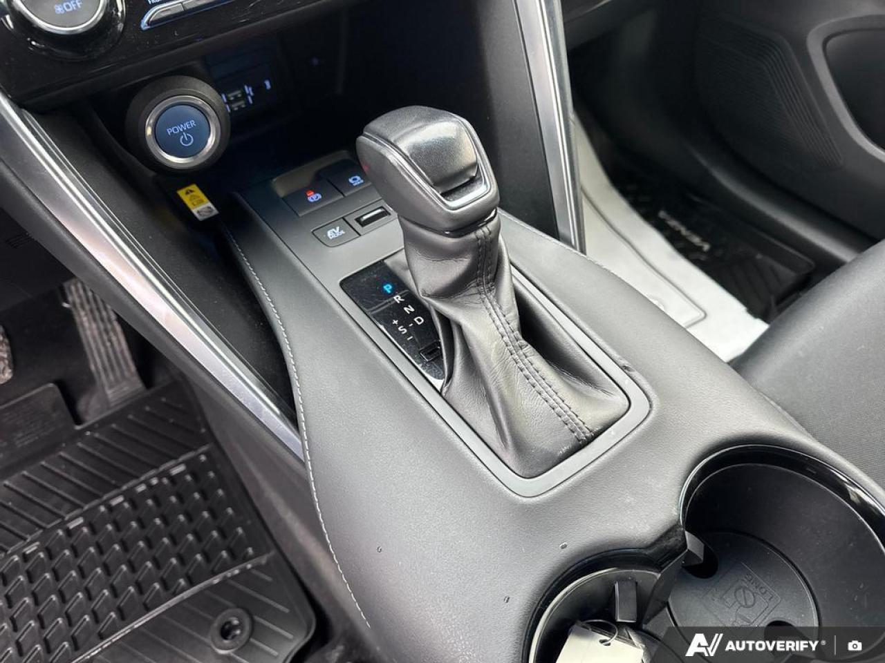 2022 Toyota Venza LE BACKUP CAM   BLUETOOTH   HTD SEATS   KEYLESS EN Photo