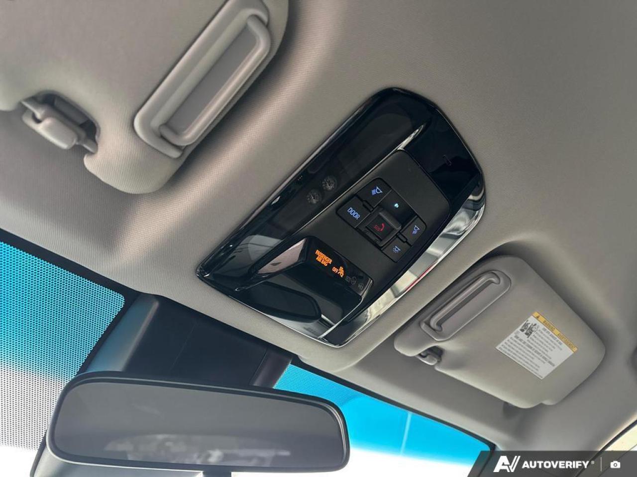 2022 Toyota Venza LE BACKUP CAM   BLUETOOTH   HTD SEATS   KEYLESS EN Photo