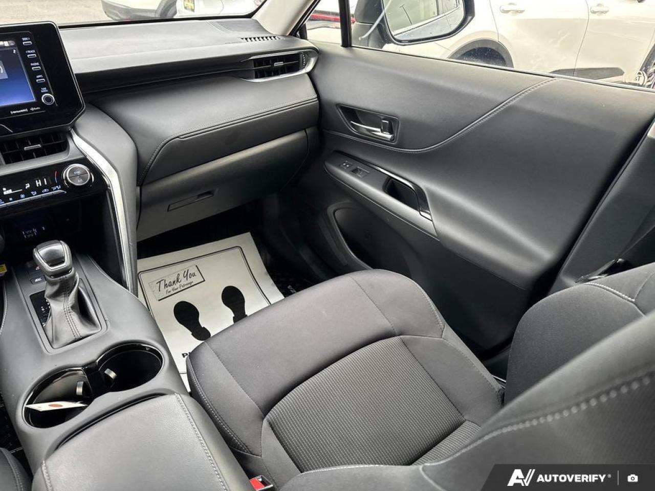 2022 Toyota Venza LE BACKUP CAM   BLUETOOTH   HTD SEATS   KEYLESS EN Photo