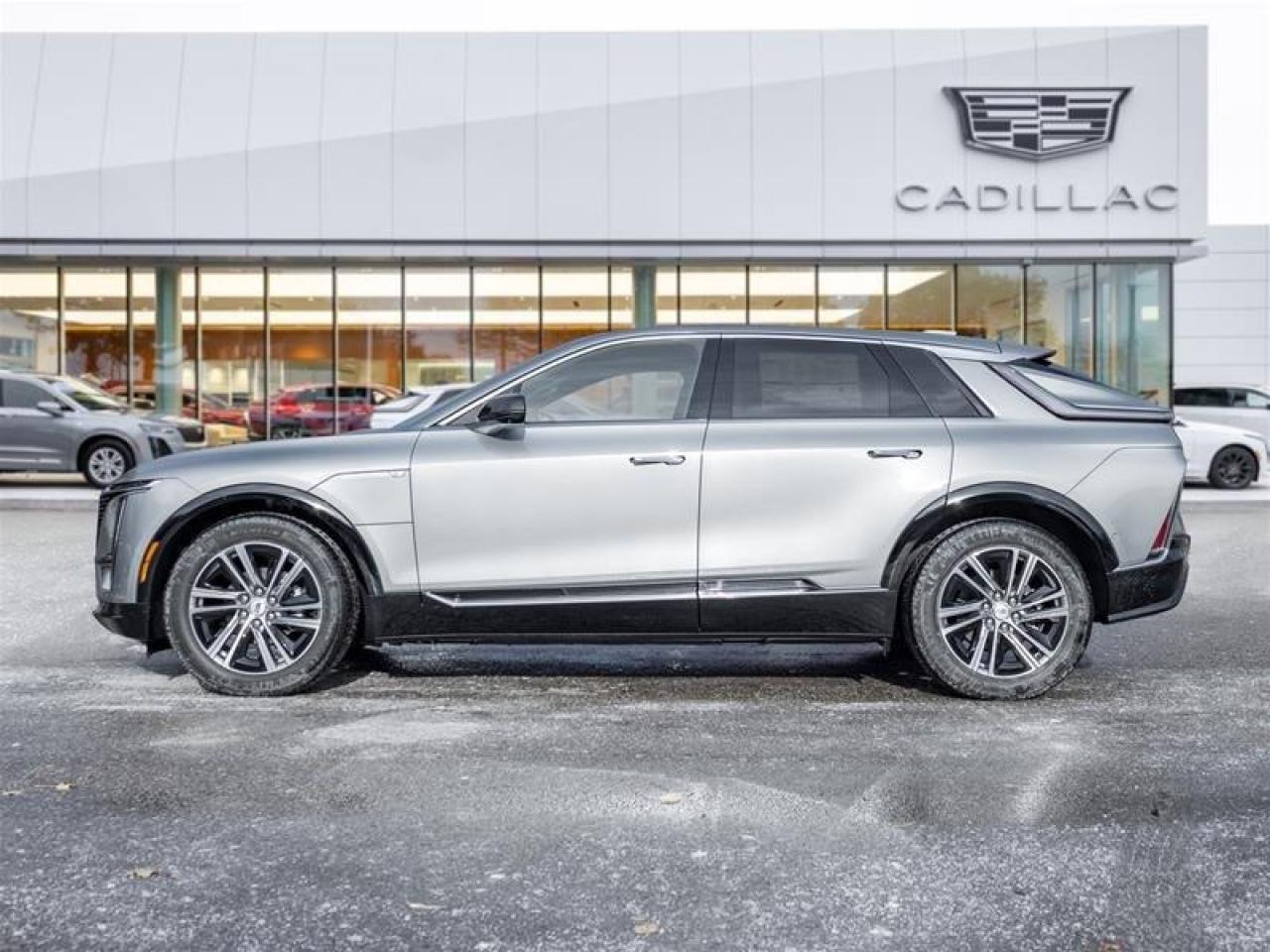 2026 Cadillac LYRIQ Luxury 4dr Photo2