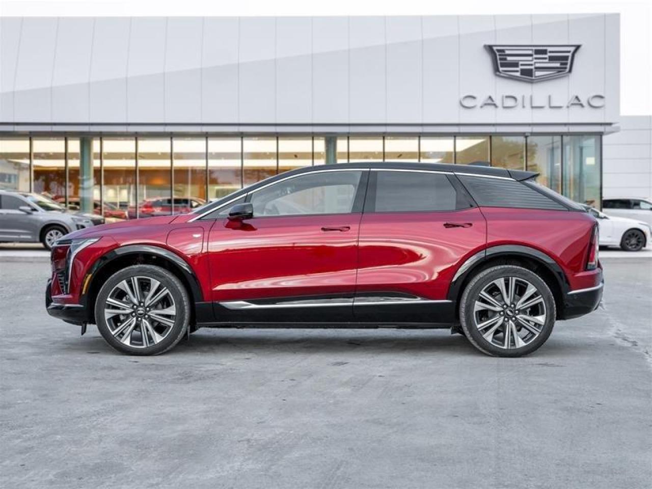 2026 Cadillac OPTIQ Premium Luxury 4dr Photo2