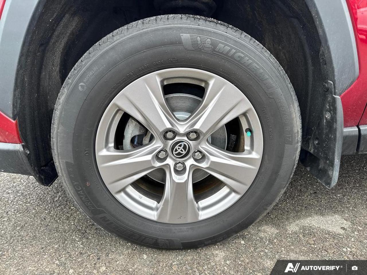 2022 Toyota RAV4 XLE BACKUP CAM   BLUETOOTH   HTD SEATS   KEYLESS E Photo