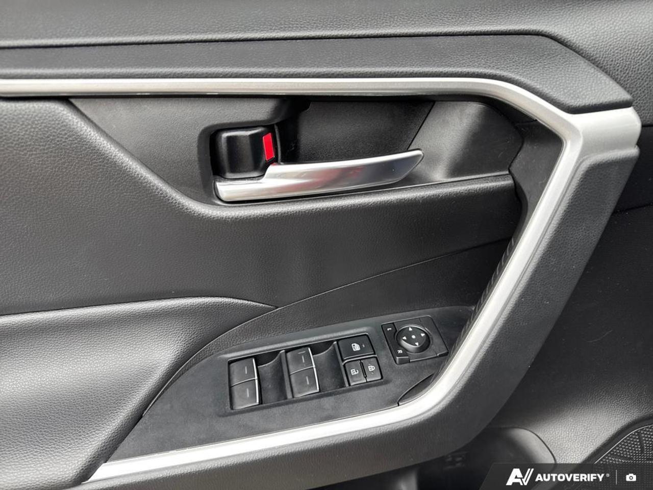 2022 Toyota RAV4 XLE BACKUP CAM   BLUETOOTH   HTD SEATS   KEYLESS E Photo