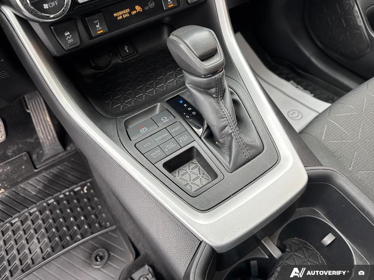 2022 Toyota RAV4 XLE BACKUP CAM   BLUETOOTH   HTD SEATS   KEYLESS E Photo