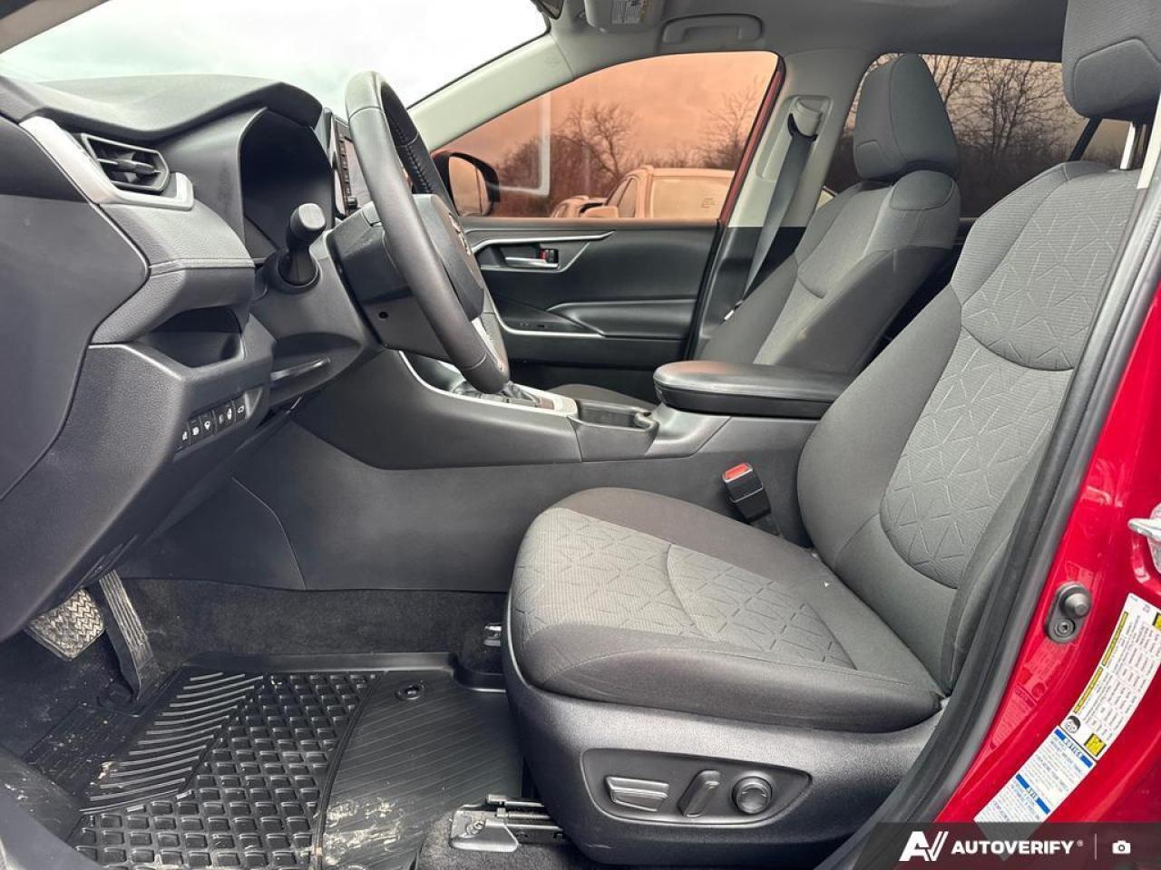 2022 Toyota RAV4 XLE BACKUP CAM   BLUETOOTH   HTD SEATS   KEYLESS E Photo