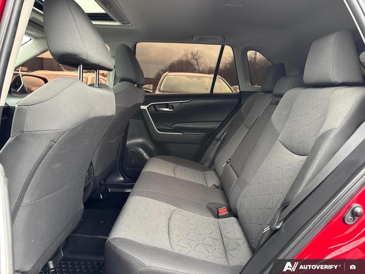 2022 Toyota RAV4 XLE BACKUP CAM   BLUETOOTH   HTD SEATS   KEYLESS E Photo