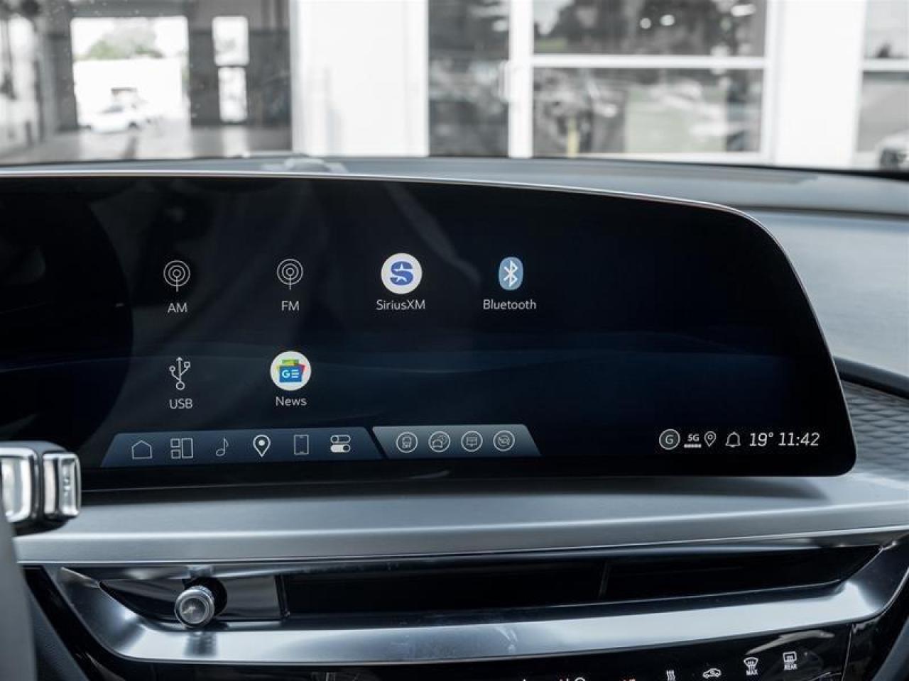 2026 Cadillac LYRIQ Luxury 4dr Photo