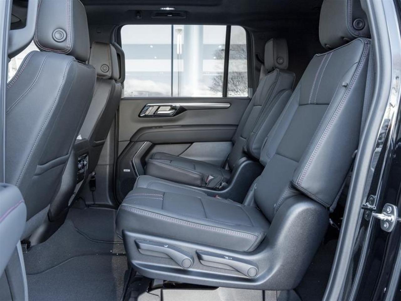 2026 Chevrolet Suburban RST 4dr 4x4 Photo