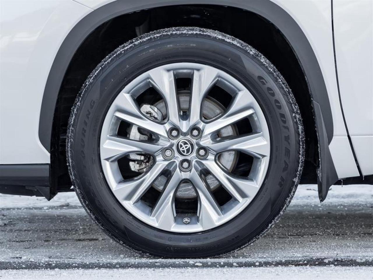 2022 Toyota Highlander Limited 4dr All-Wheel Drive Photo3