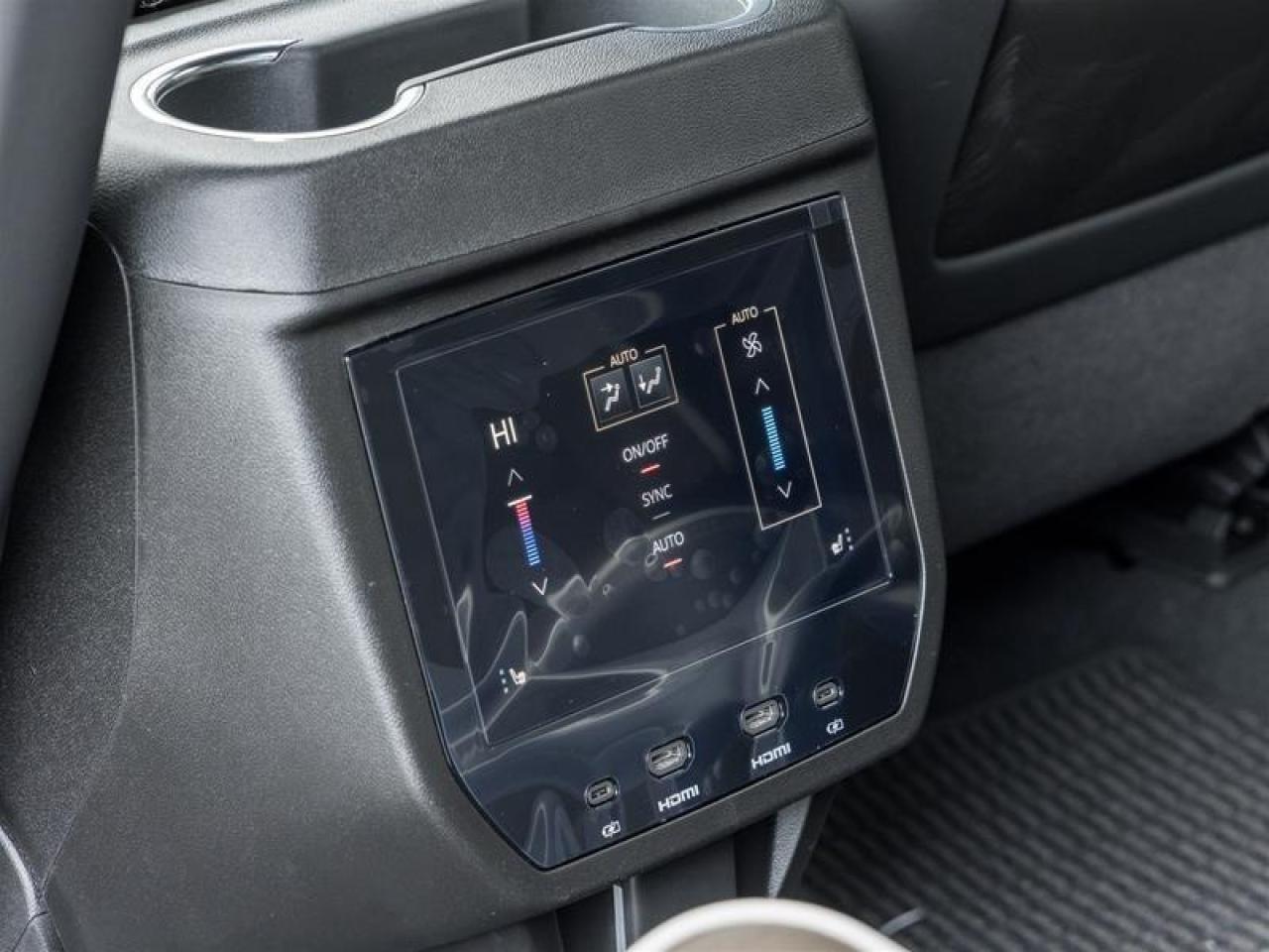 2026 GMC Yukon XL Denali Ultimate 4dr 4x4 Photo