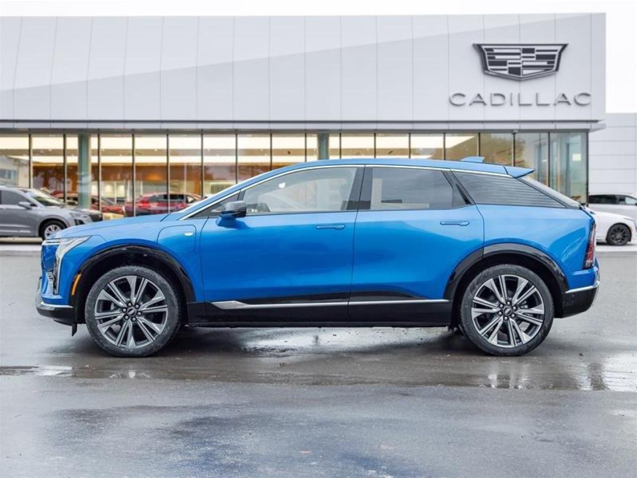 2026 Cadillac OPTIQ Premium Luxury 4dr Photo2