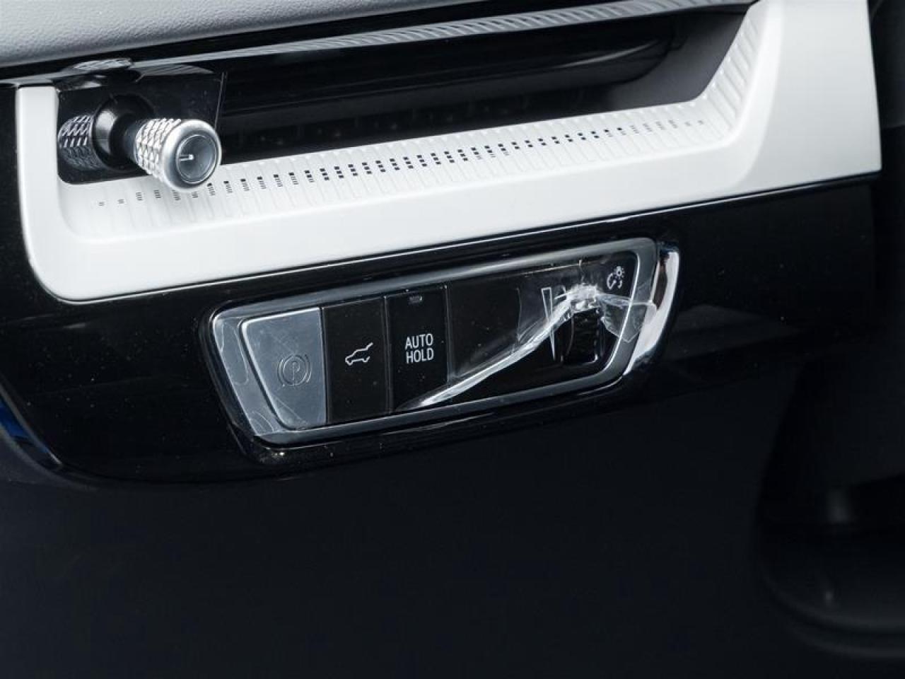 2026 Cadillac OPTIQ Premium Luxury 4dr Photo