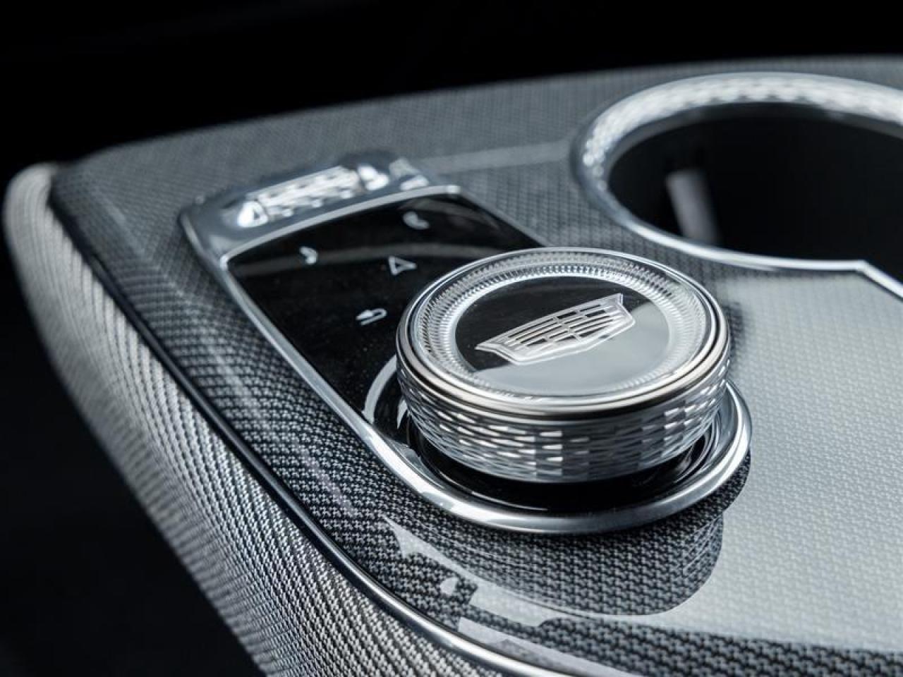 2026 Cadillac OPTIQ Premium Luxury 4dr Photo