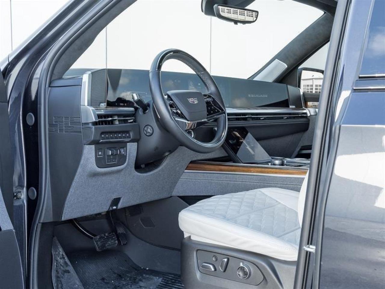 2025 Cadillac Escalade Sport Platinum 4dr 4x4 Photo