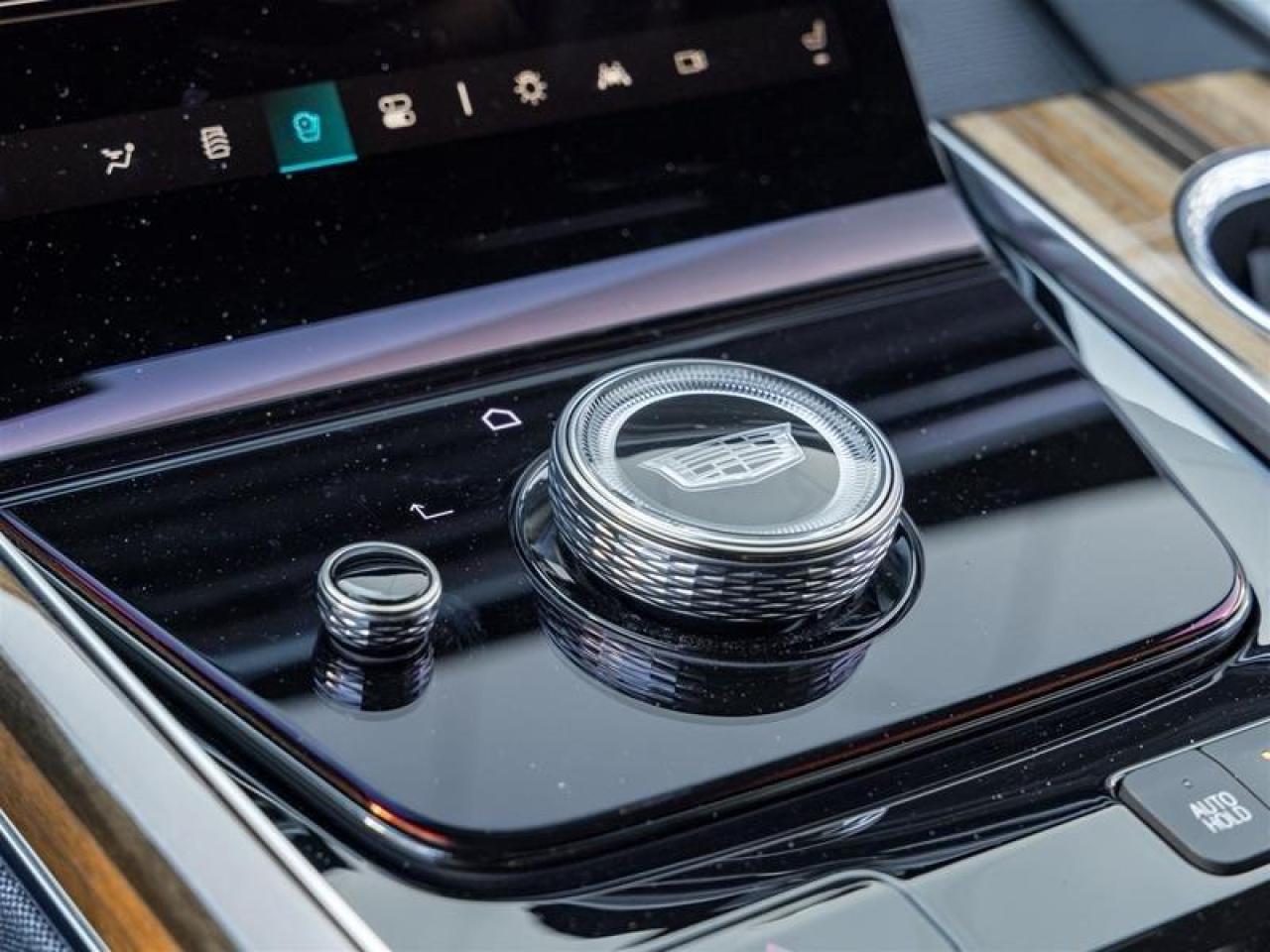 2025 Cadillac Escalade Sport Platinum 4dr 4x4 Photo