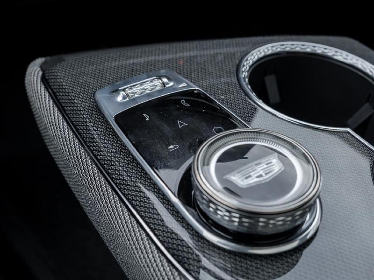 2026 Cadillac OPTIQ Luxury 4dr Photo