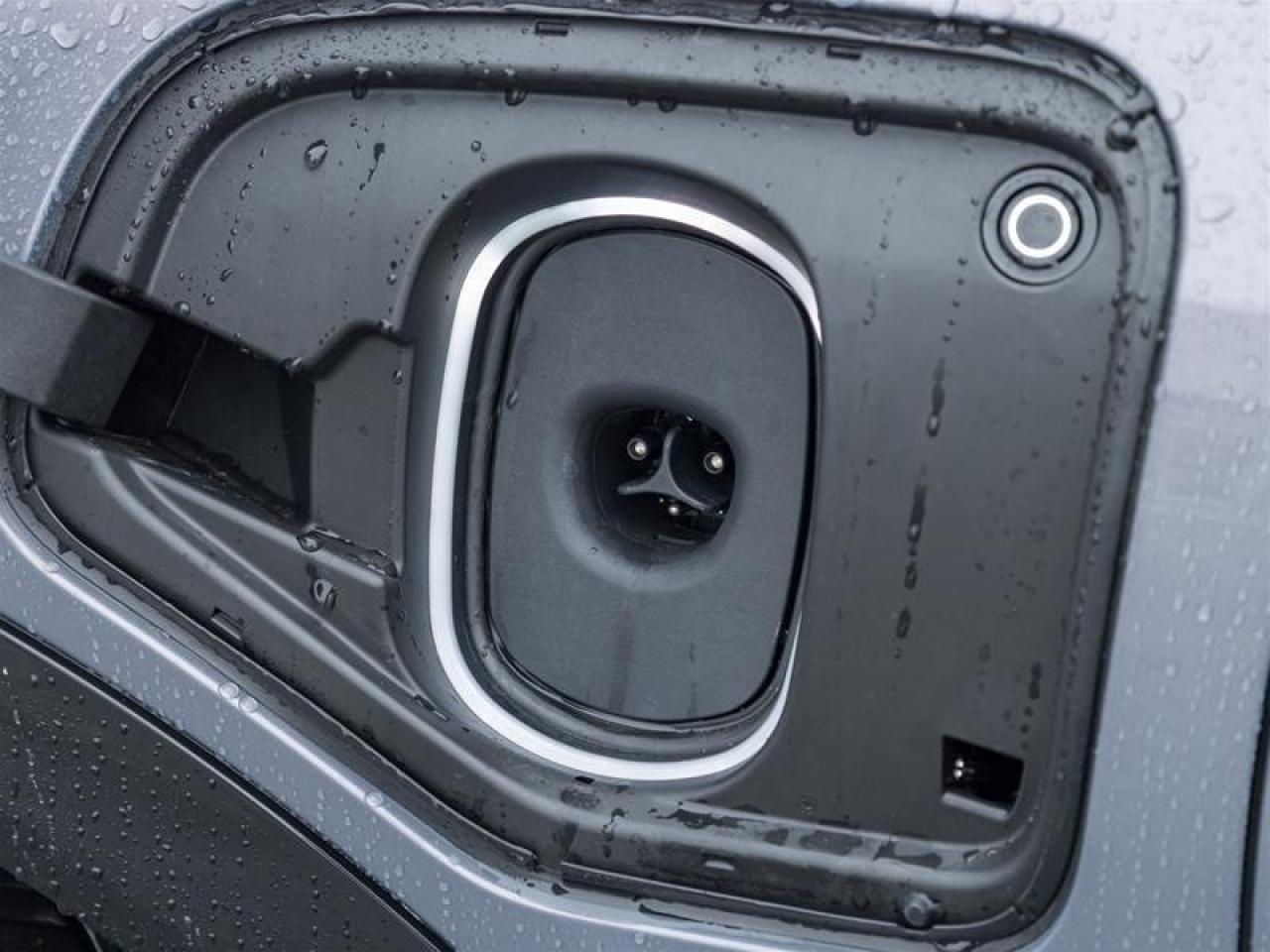 2026 Cadillac OPTIQ Premium Luxury 4dr Photo